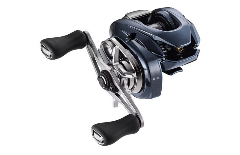 Shimano Aldebaran 30 DC (right)