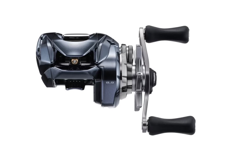 Shimano Aldebaran 30 DC (à droite)