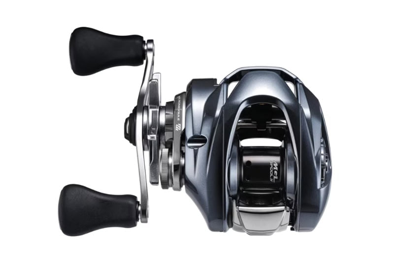 Shimano Aldebaran 30 DC (à droite)