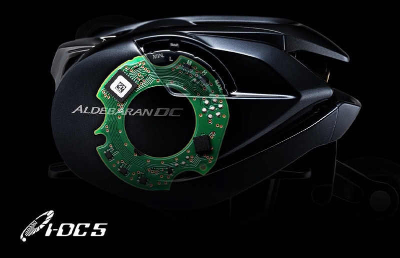 Shimano Aldebaran 30 DC (à droite)