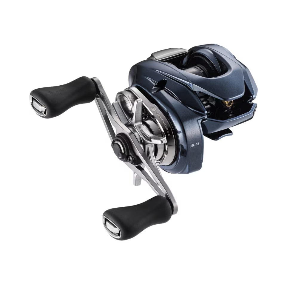 Shimano Aldebaran 30 DC (à droite)