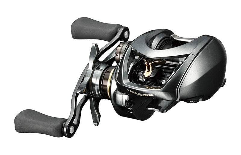 Daiwa Steez CT SV TW 700 (à droite)