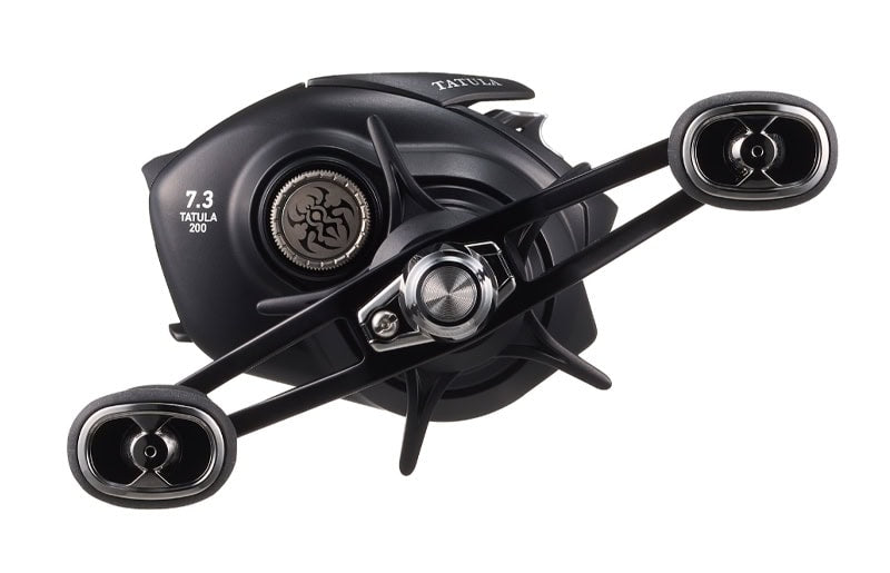 Daiwa '25 Tatula TW 200 (à droite)